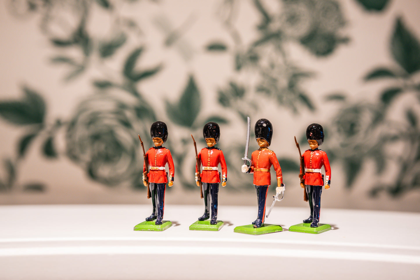 Britains Metal Models Hand Painted Boxed Set of 8 Figures, 1986