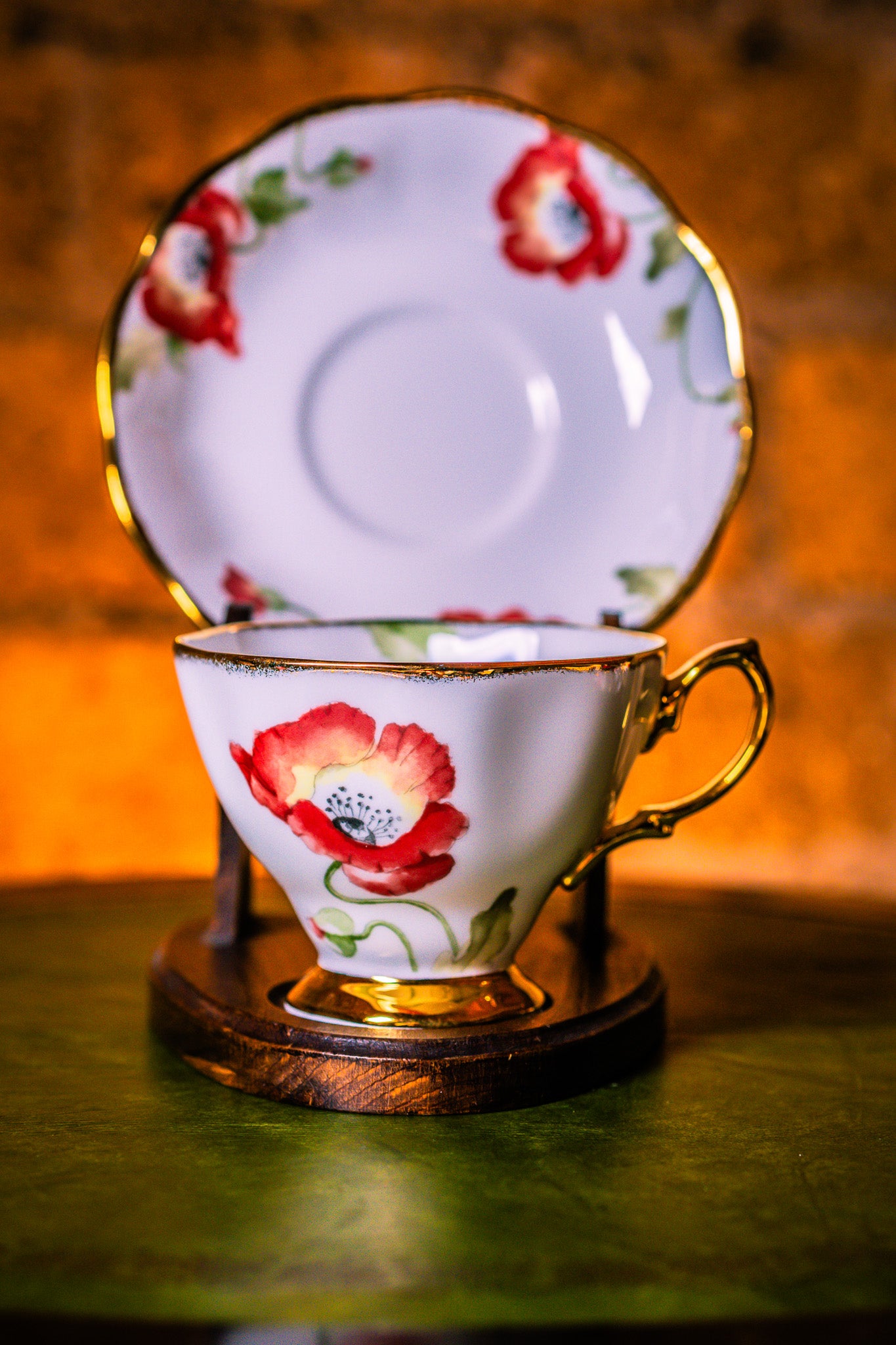 Royal Albert - 100 Years 1970s Poppy, Tea Trio (Cup, Saucer & Plate Set)