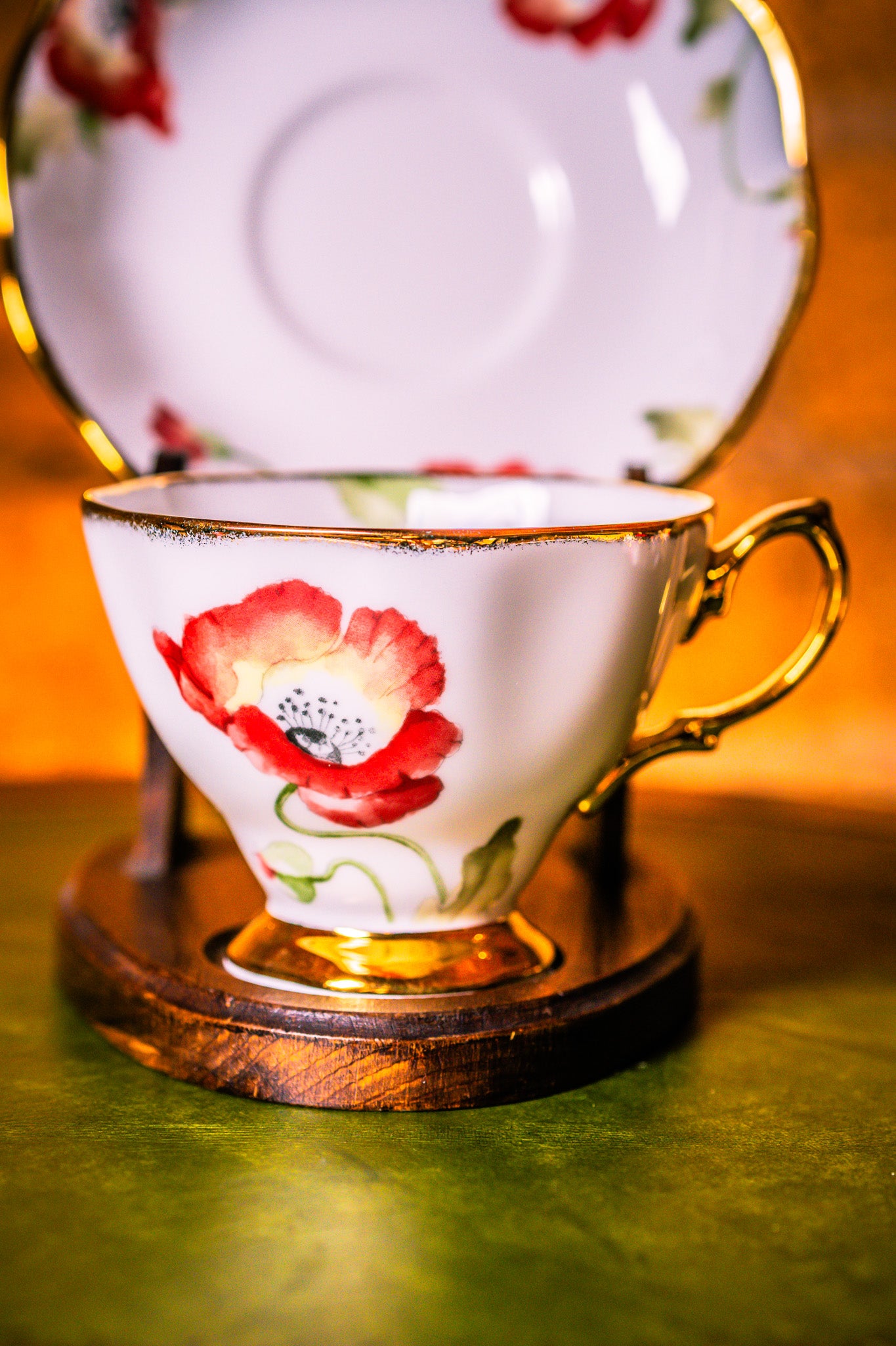 Royal Albert - 100 Years 1970s Poppy, Tea Trio (Cup, Saucer & Plate Set)