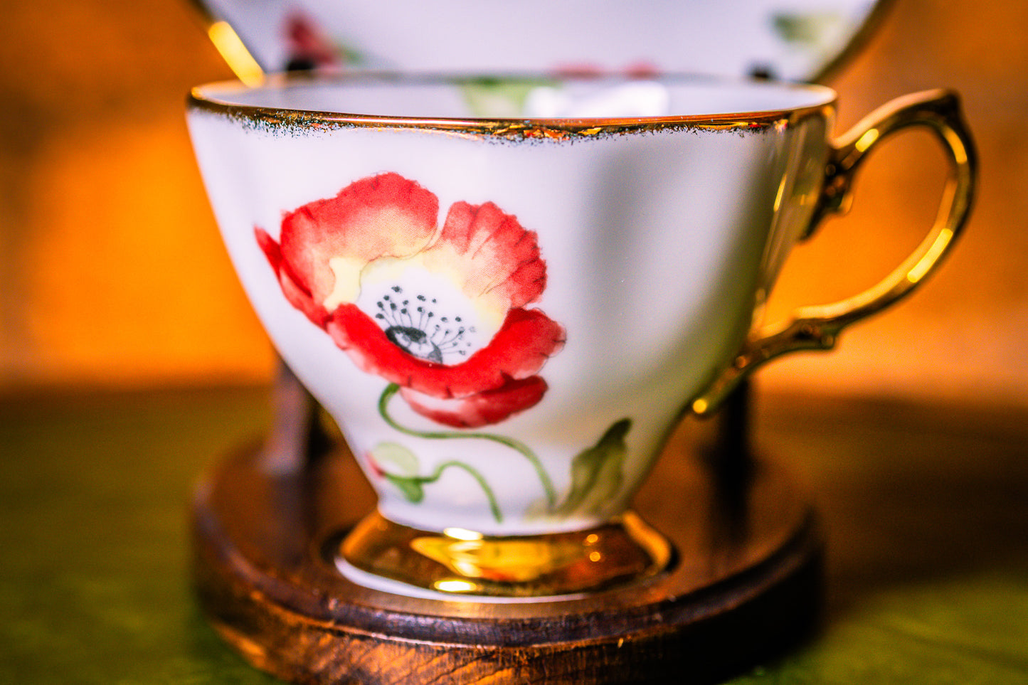 Royal Albert - 100 Years 1970s Poppy, Tea Trio (Cup, Saucer & Plate Set)