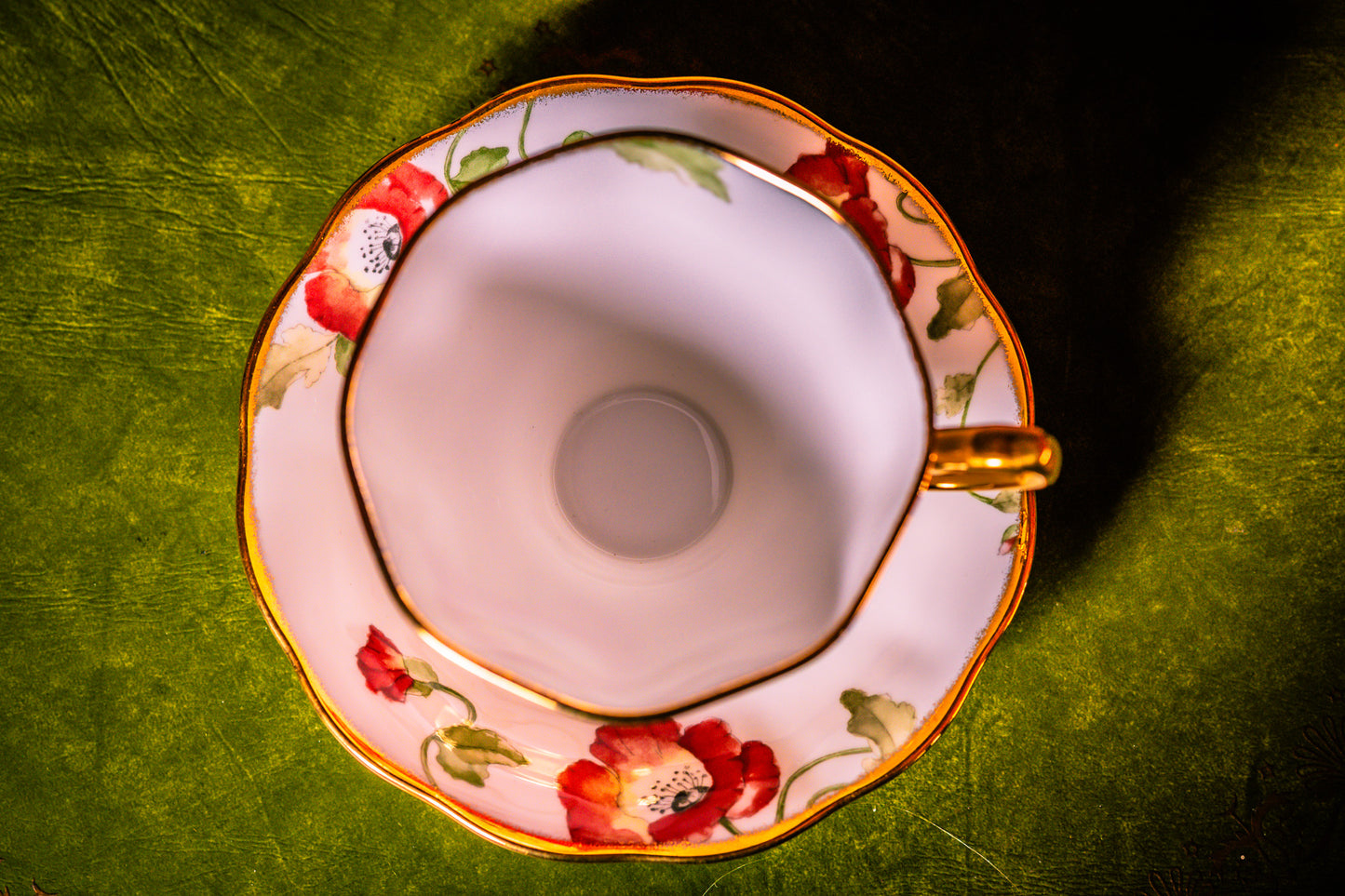Royal Albert - 100 Years 1970s Poppy, Tea Trio (Cup, Saucer & Plate Set)