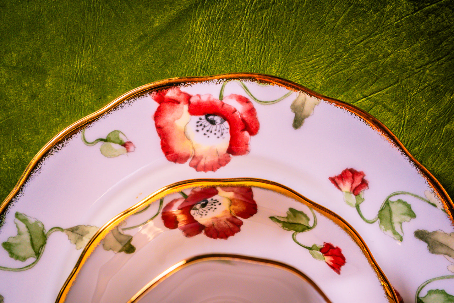 Royal Albert - 100 Years 1970s Poppy, Tea Trio (Cup, Saucer & Plate Set)