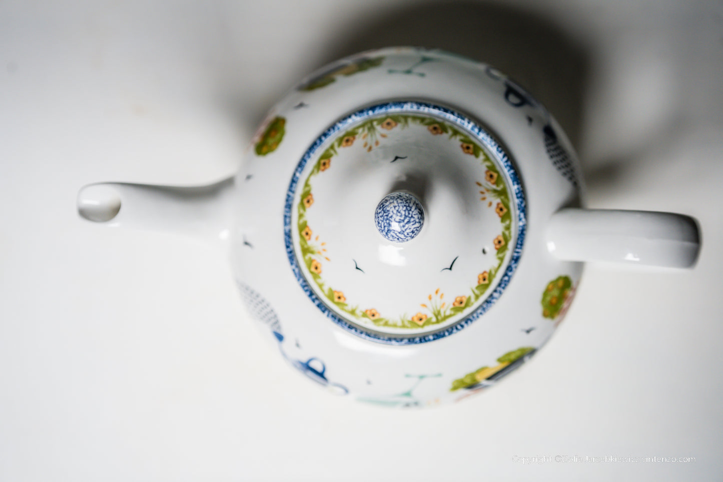 Wood And Sons Holly Cottage TeaPot
