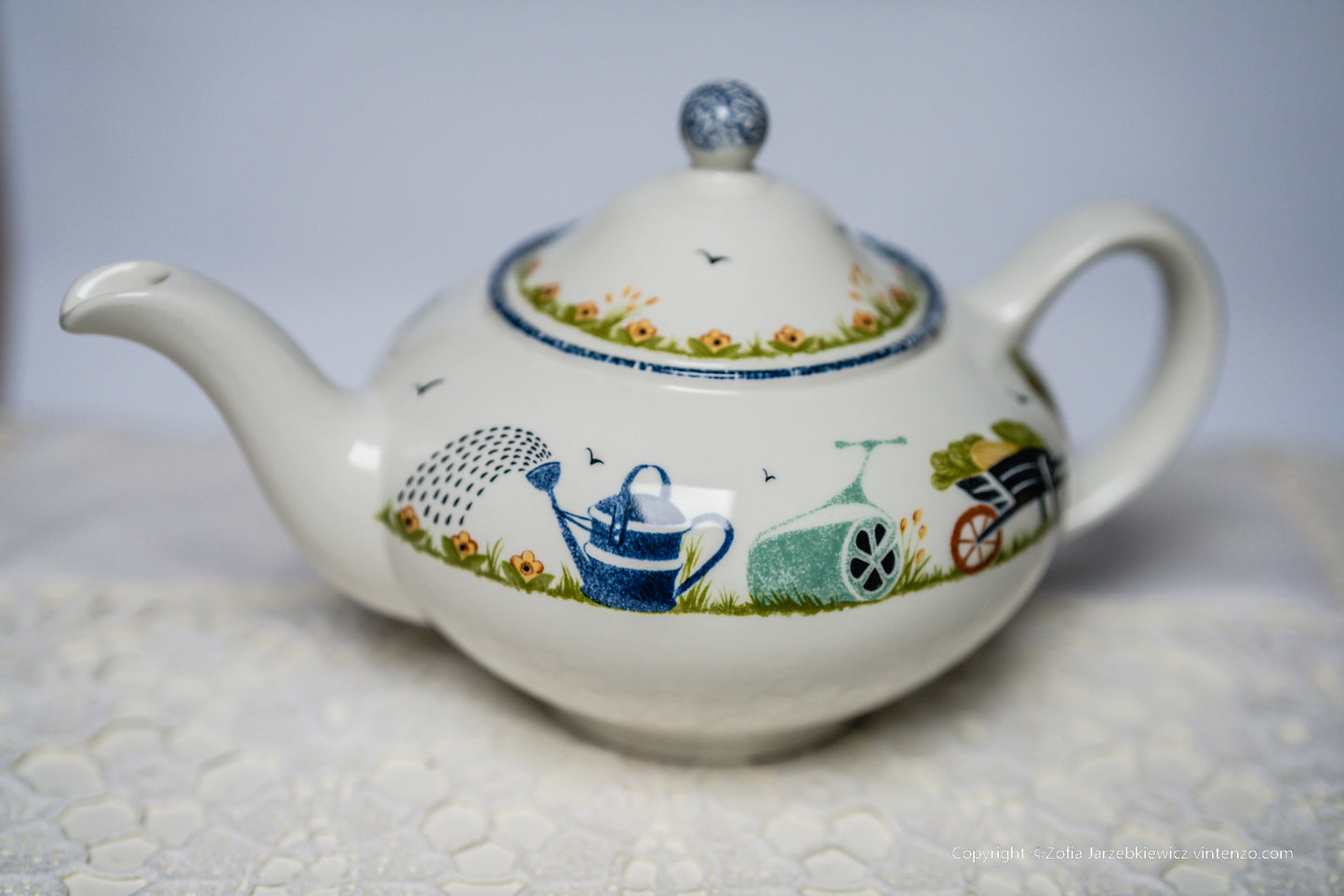 Wood And Sons Holly Cottage TeaPot