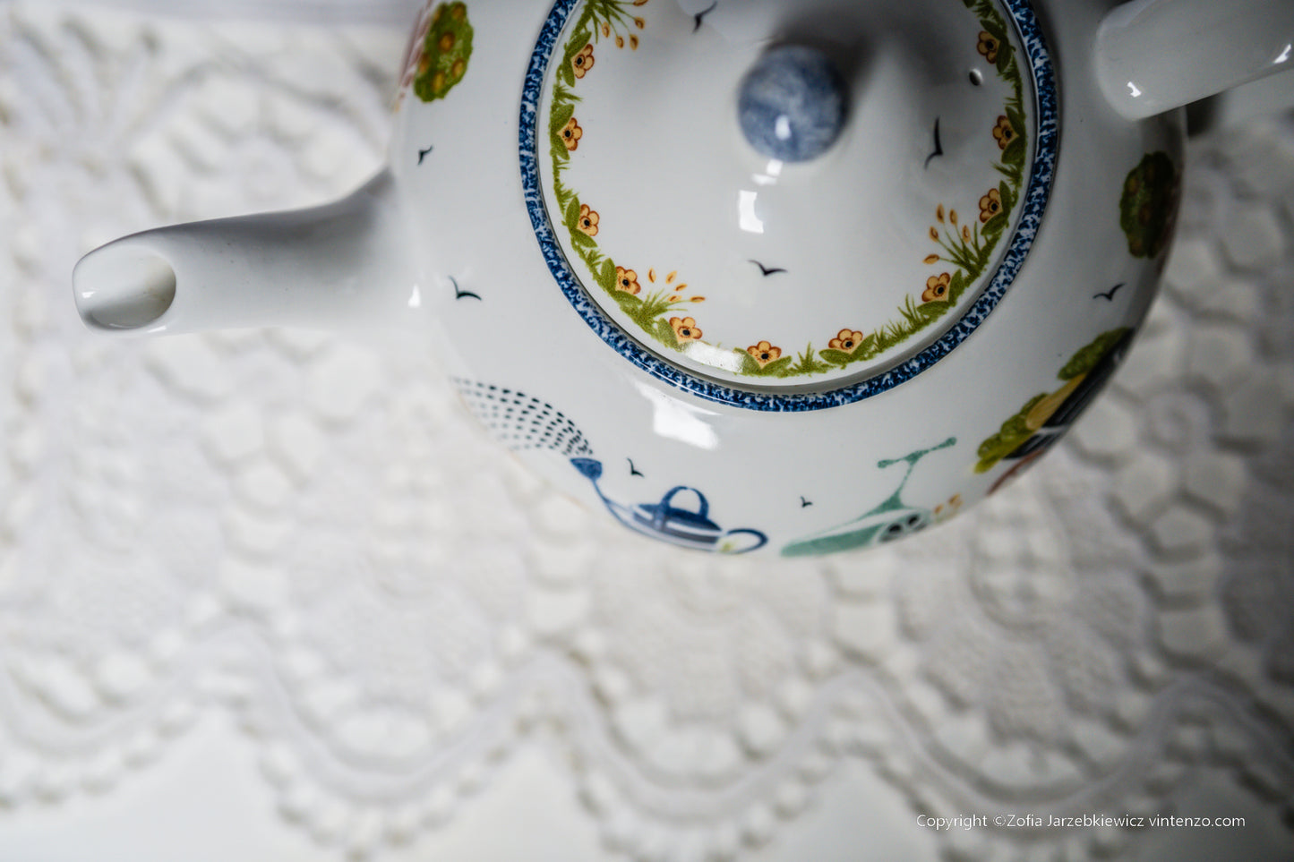 Wood And Sons Holly Cottage TeaPot