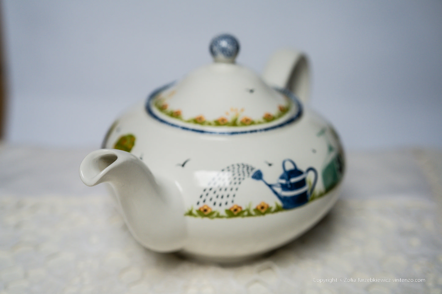 Wood And Sons Holly Cottage TeaPot