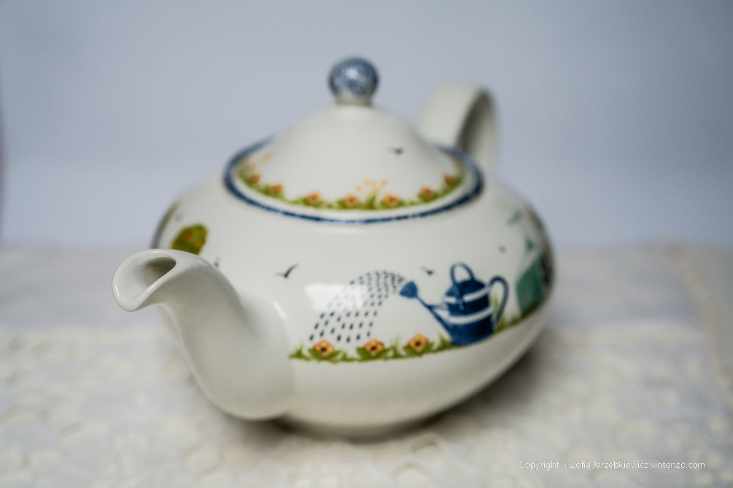 Wood And Sons Holly Cottage TeaPot