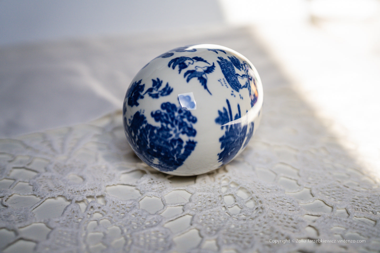 Rare John Ffrench Aklow Studio Pottery Willow Pattern Egg
