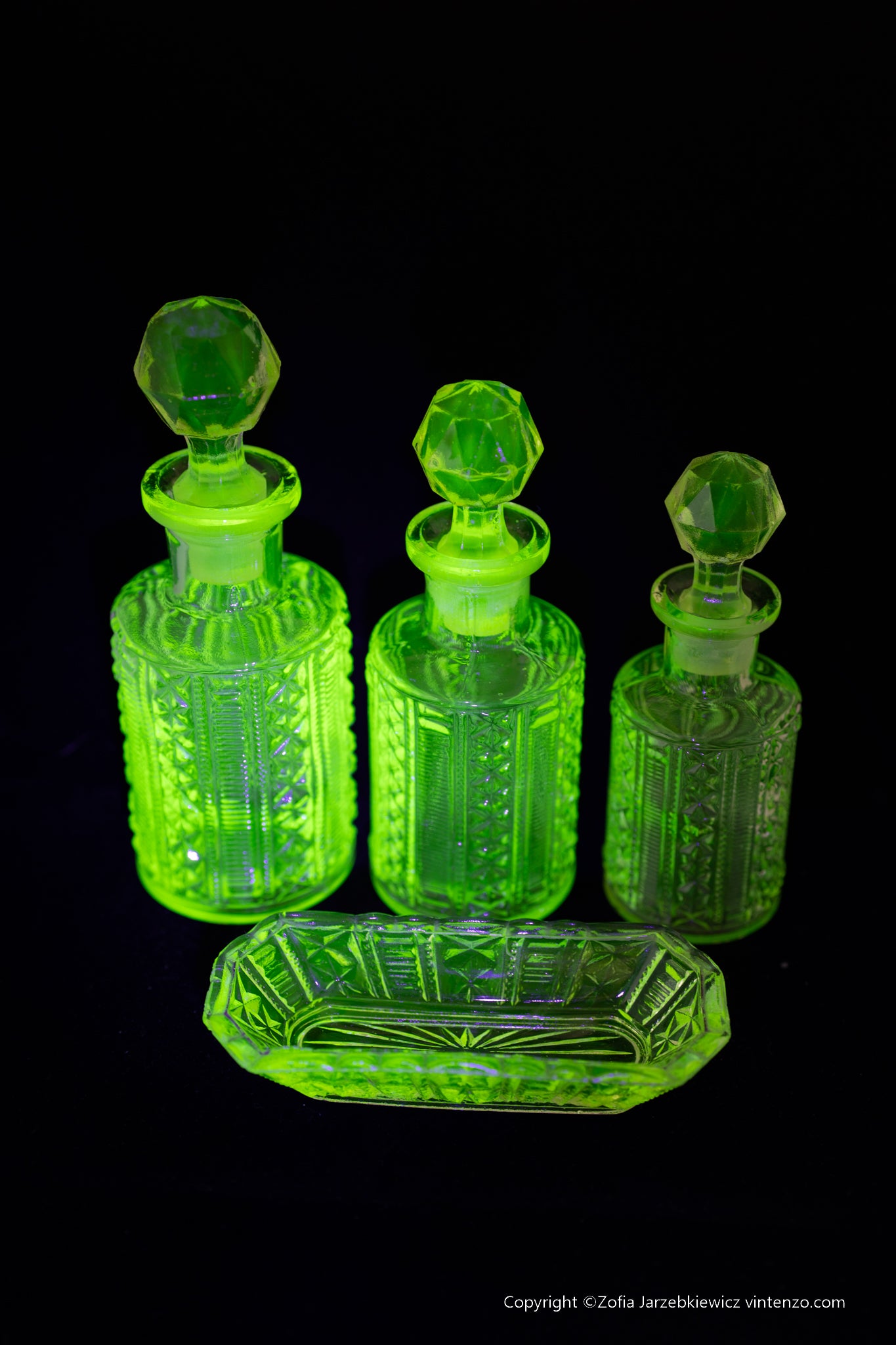 Uranium Glass Toiletry Set