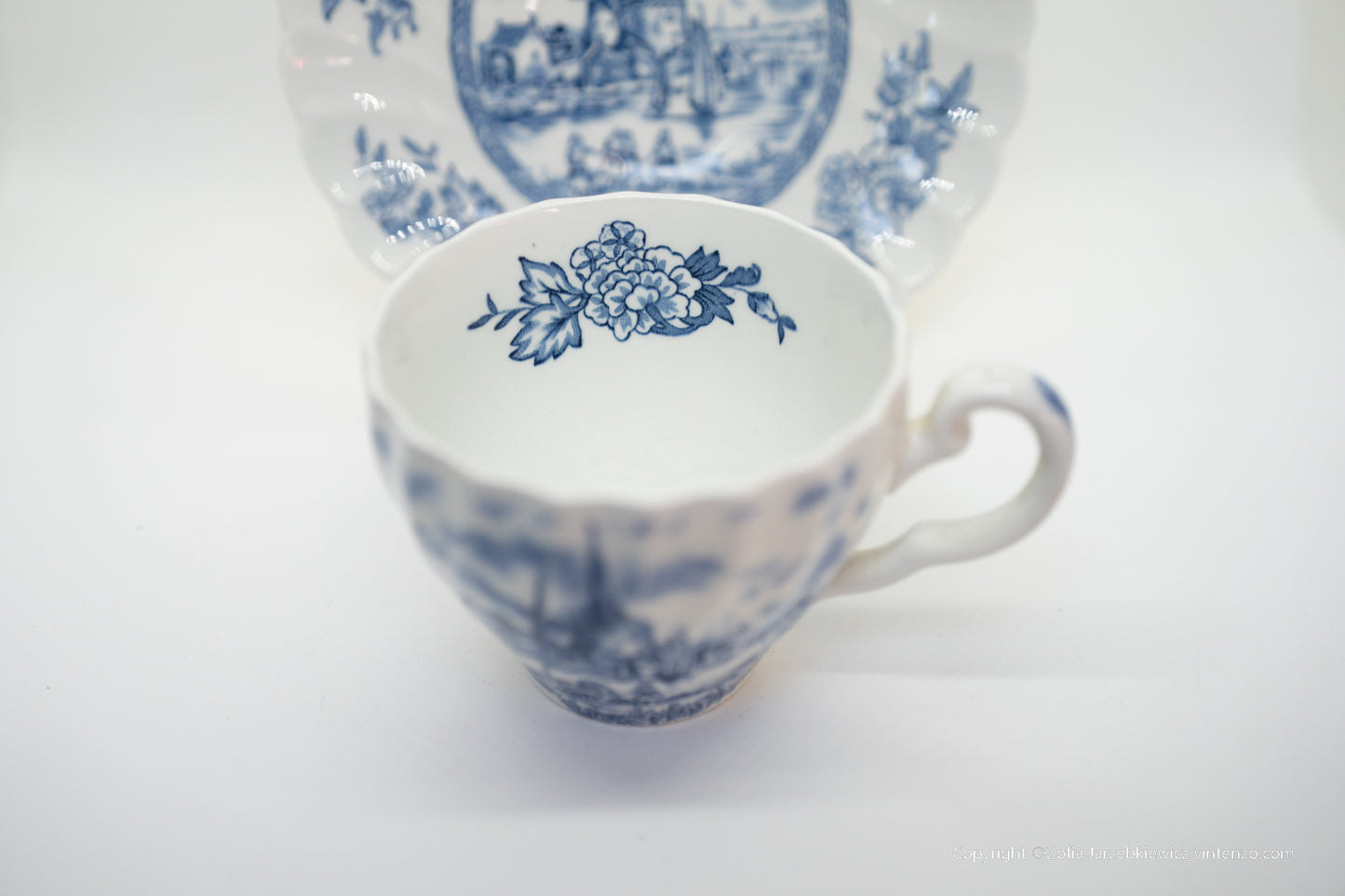 Johnson Bros Tulip Time Tea Cup and Saucer Set
