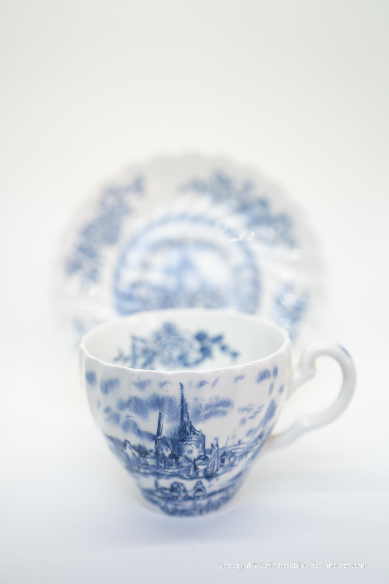 Johnson Bros Tulip Time Tea Cup and Saucer Set