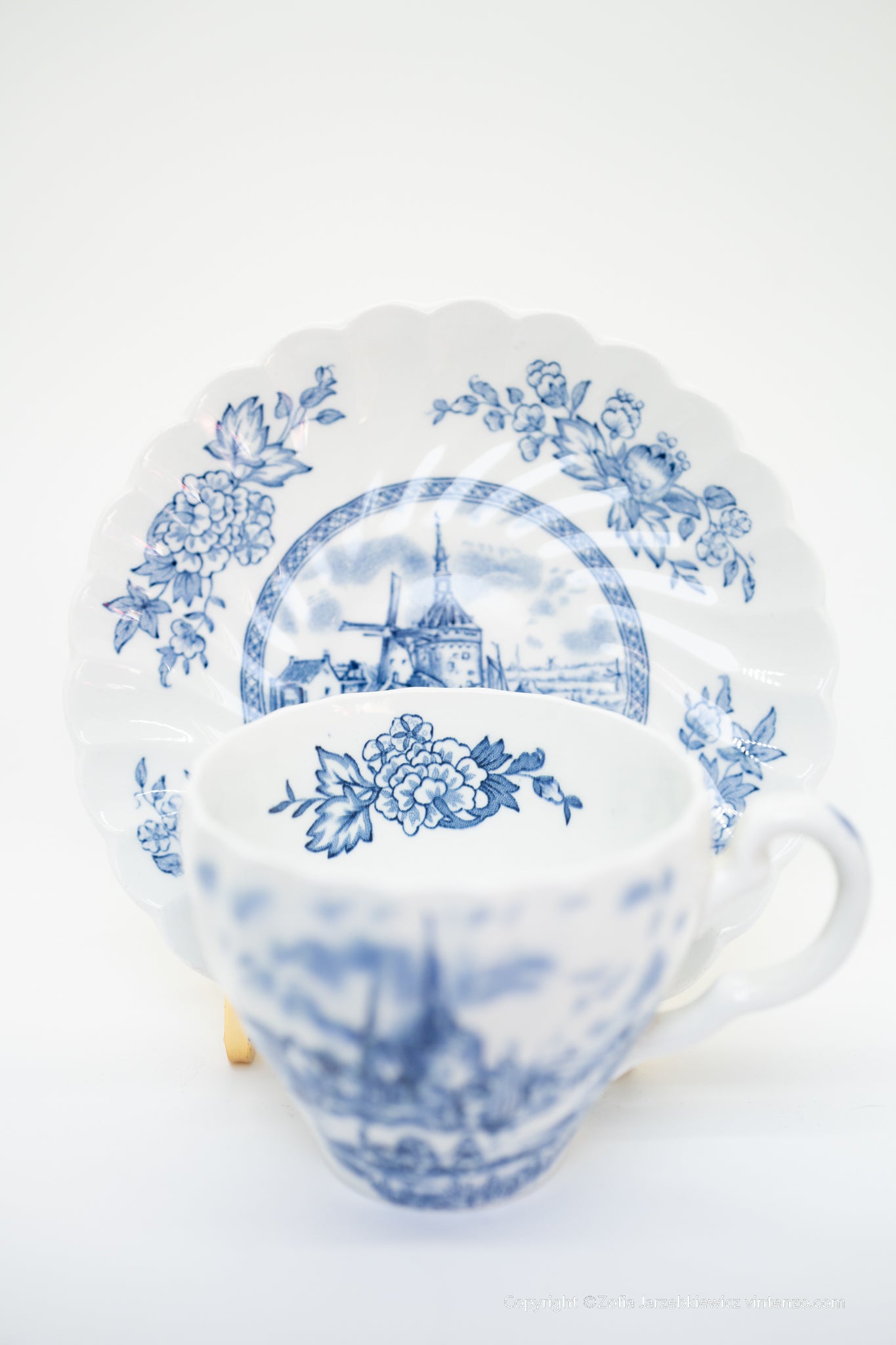 Johnson Bros Tulip Time Tea Cup and Saucer Set