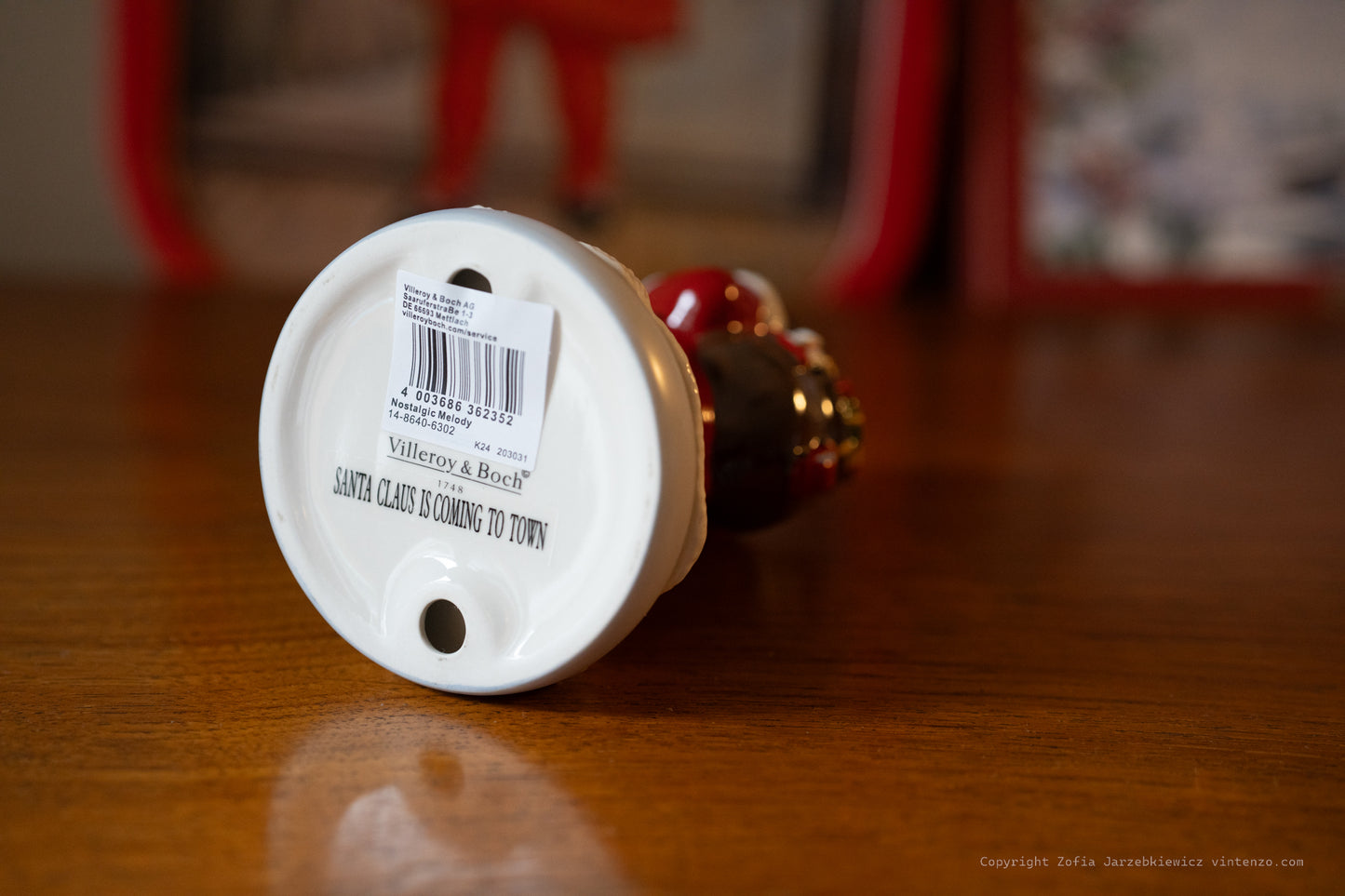 Villeroy and Boch Musical Santa Claus is Coming to Town