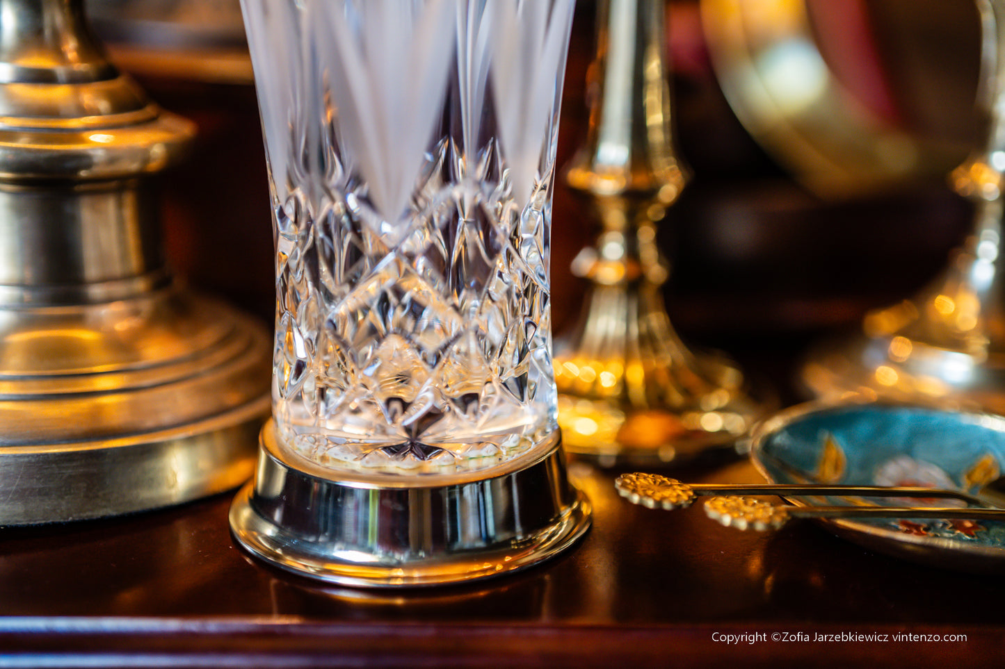 Killarney Irish Hand Cut Crystal Vase with Round 22ct Gold Plated Base