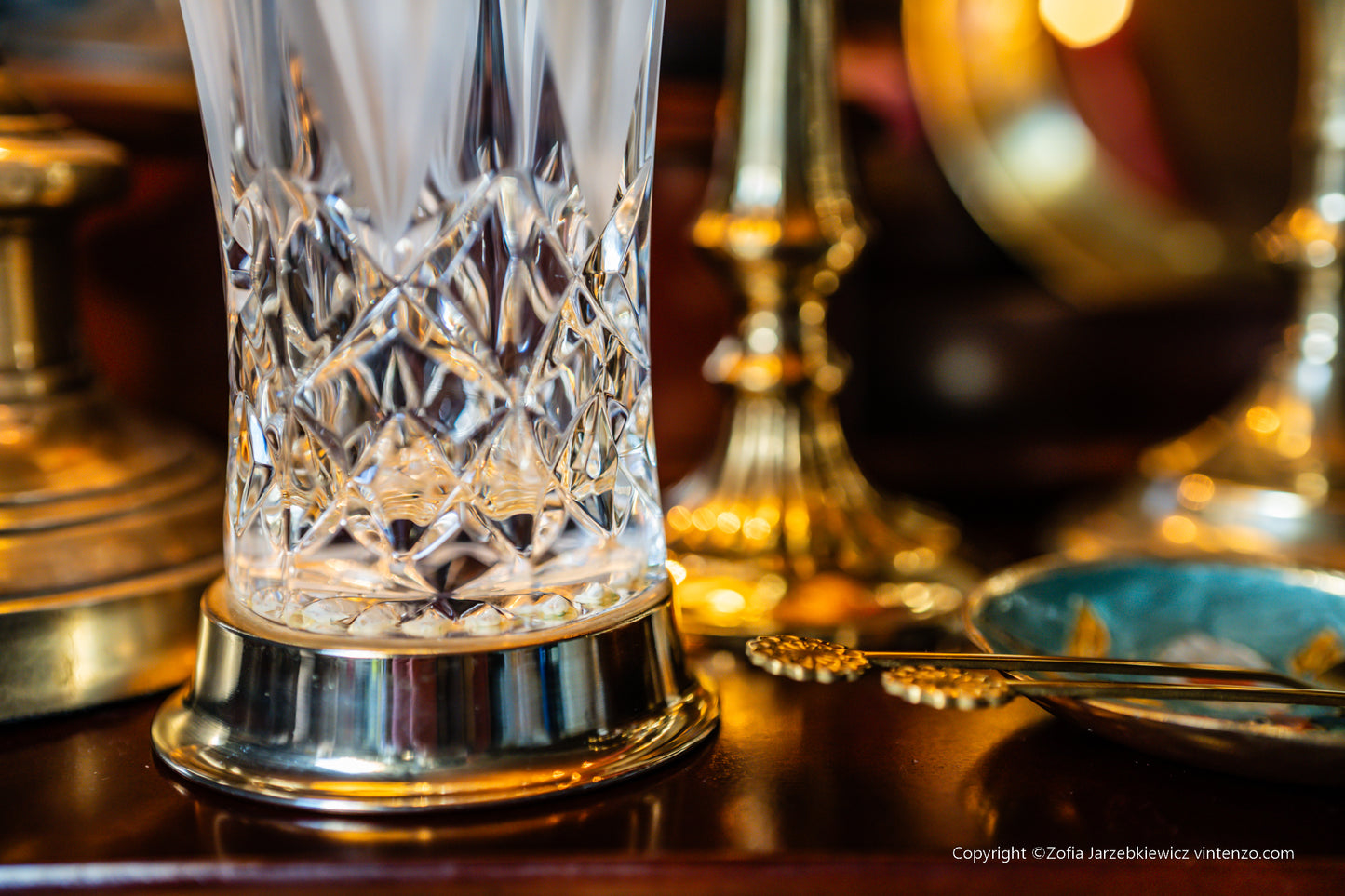 Killarney Irish Hand Cut Crystal Vase with Round 22ct Gold Plated Base