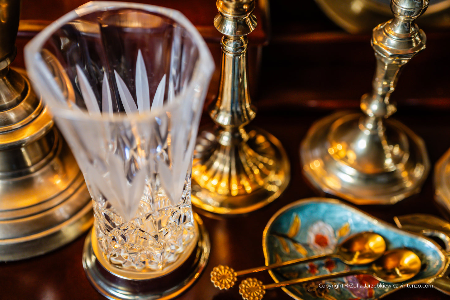 Killarney Irish Hand Cut Crystal Vase with Round 22ct Gold Plated Base