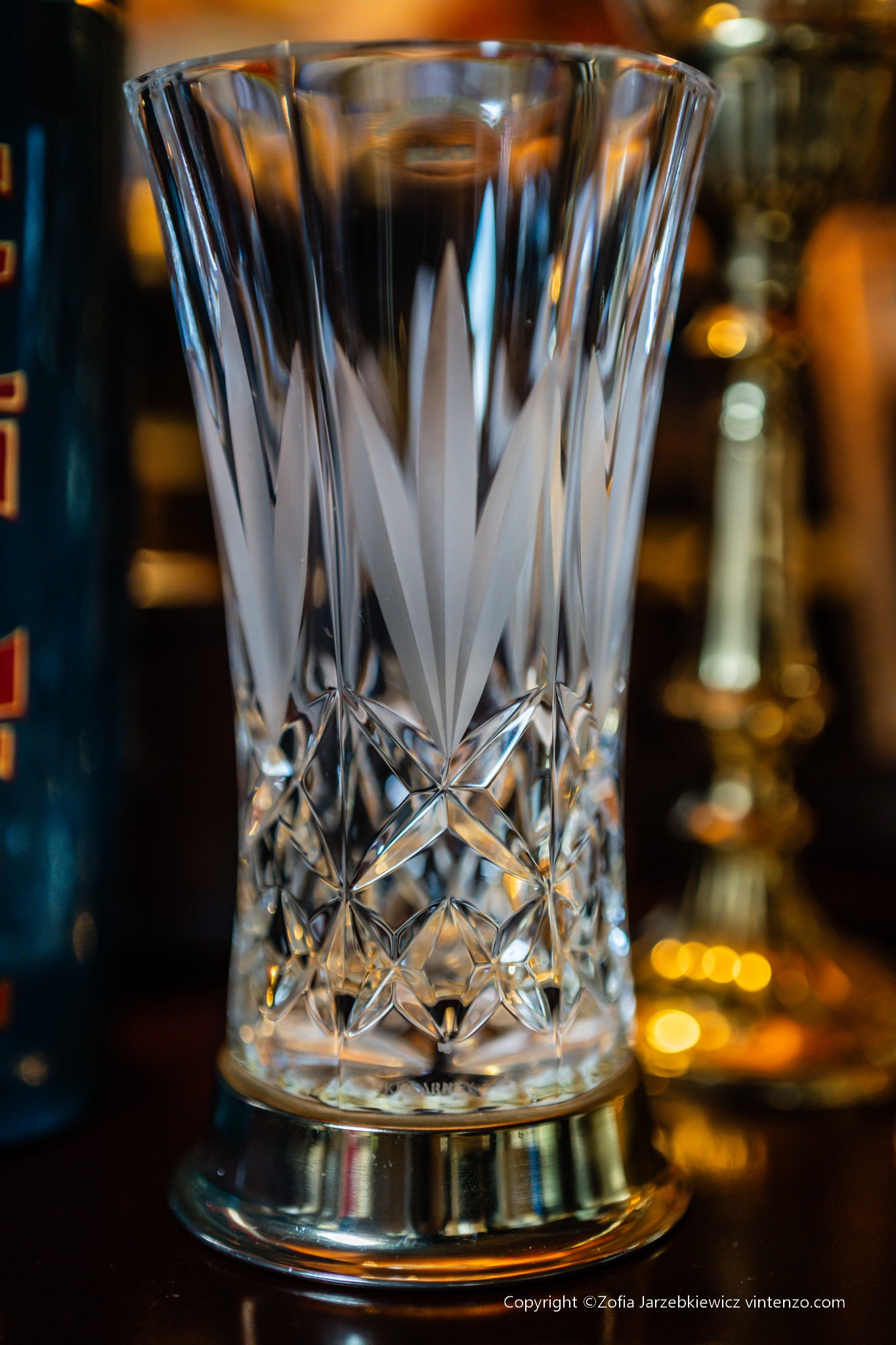 Killarney Irish Hand Cut Crystal Vase with Round 22ct Gold Plated Base