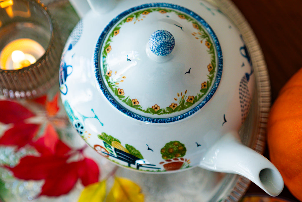 Wood And Sons Holly Cottage TeaPot