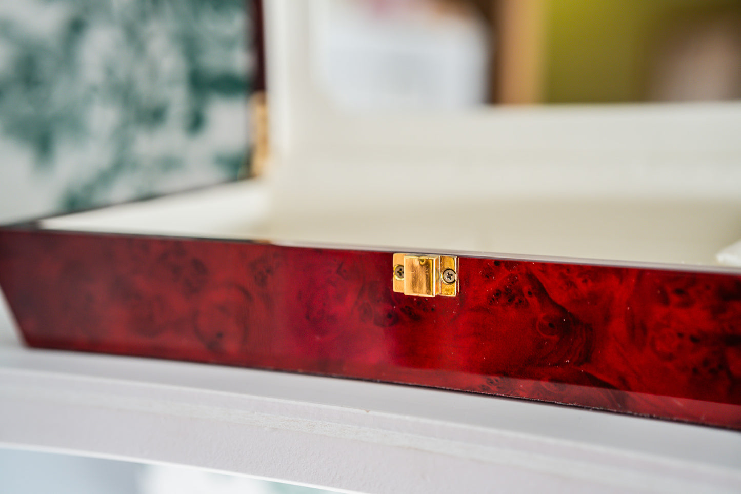 Large Vintage Lacquered Wooden Jewellery Box in Red Roses Pattern