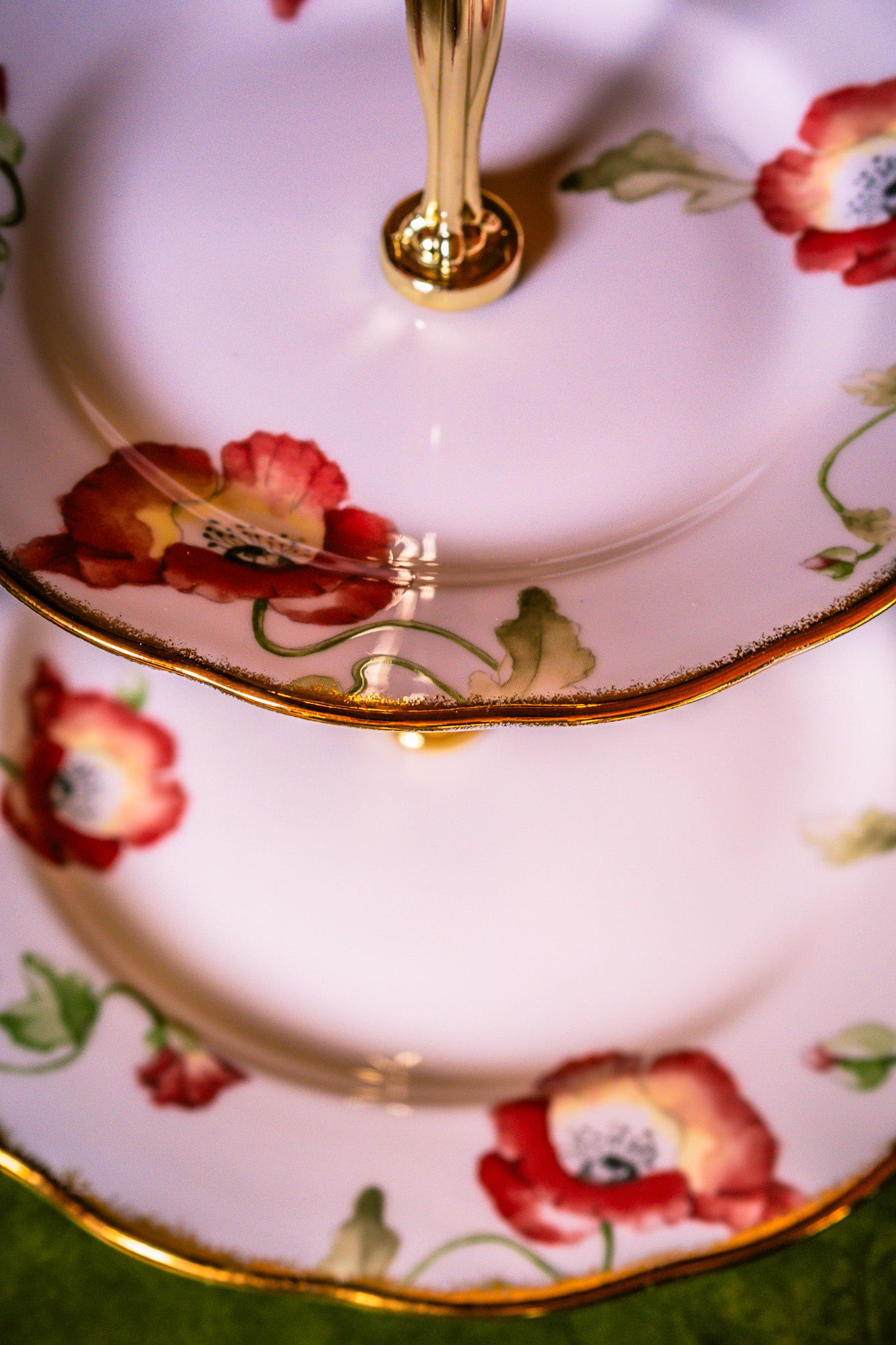 Royal Albert - 100 Years 1970s Poppy Two Tier Cake Stand