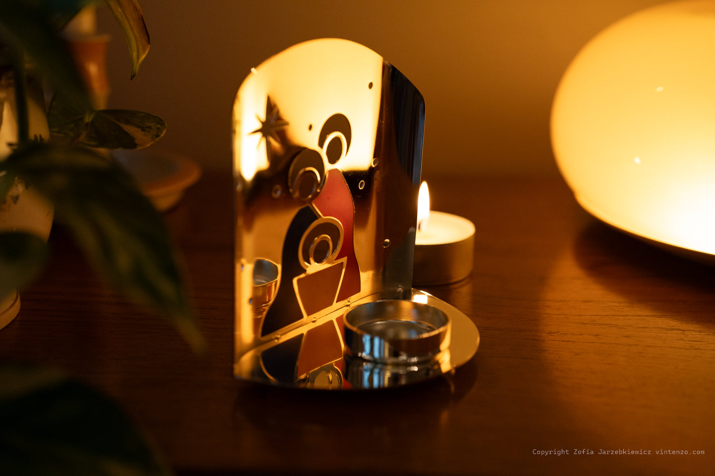 Newbridge Nativity Scene Tealight Candle Holder in Box