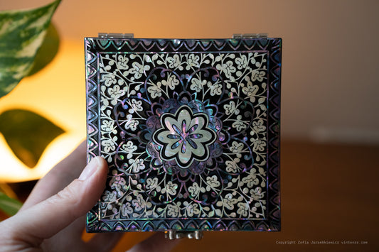 Korean Mother of Pearl Inlaid Jewellery Box Organiser