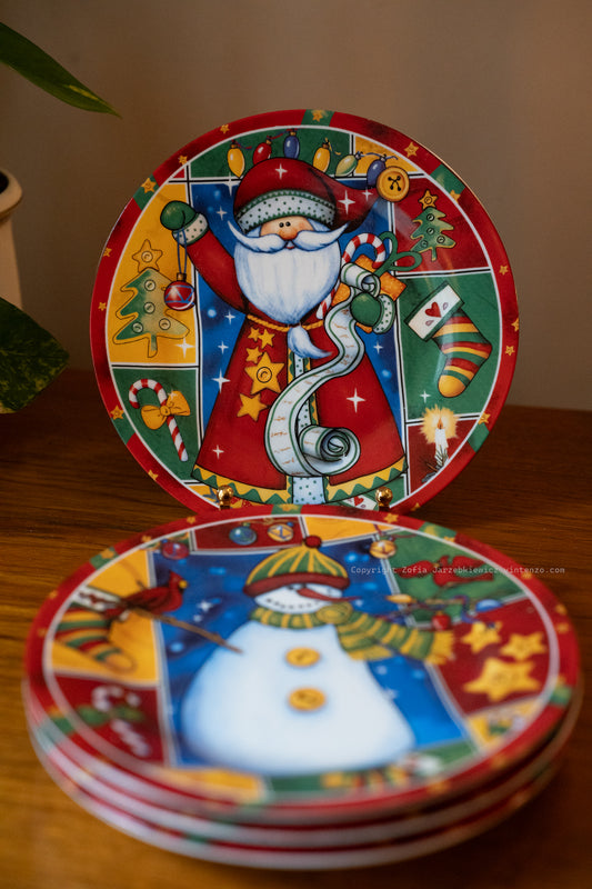 4 Christmas Dessert Plates Featuring Festive Designs