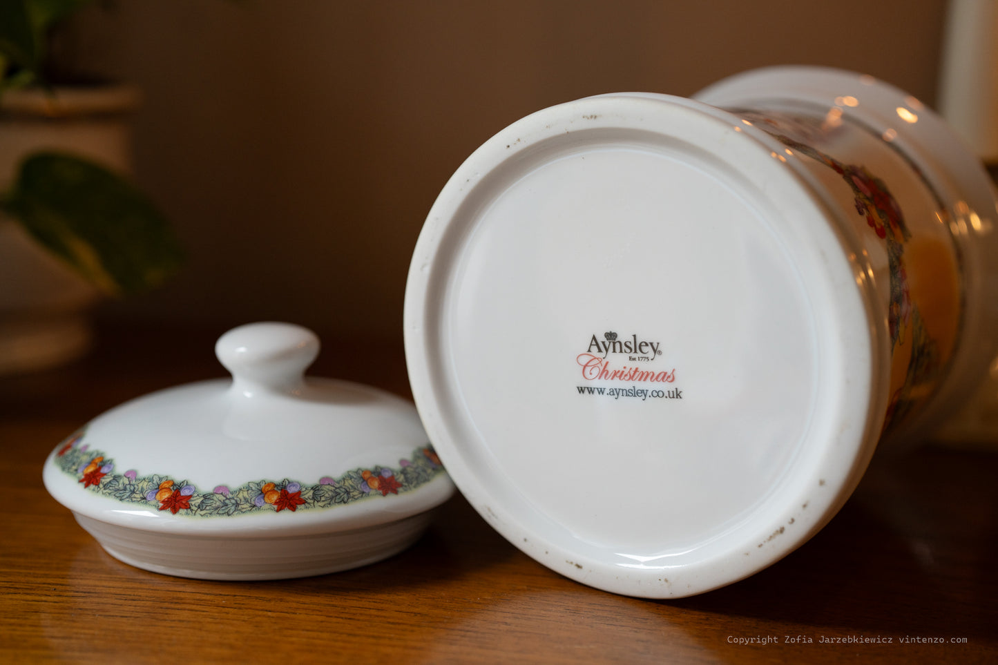 Aynsley Christmas Biscuit Barrel